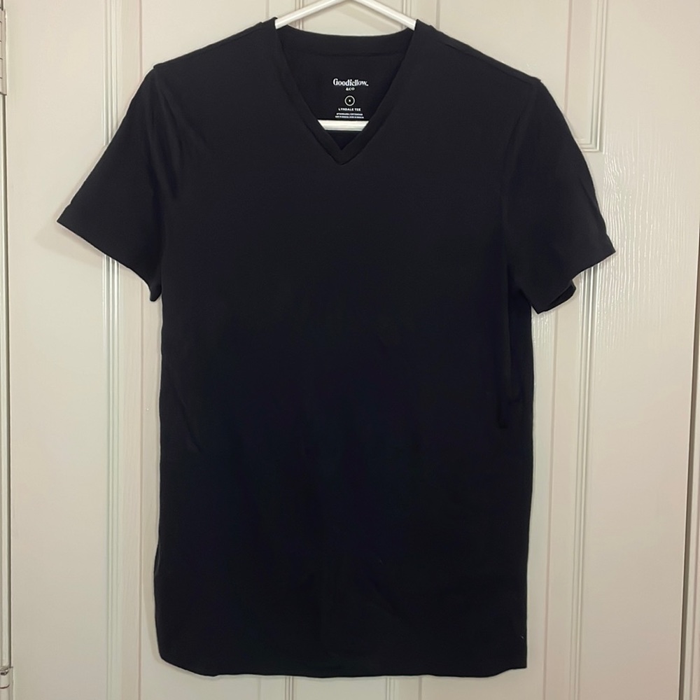 Goodfellow V Neck shirt
